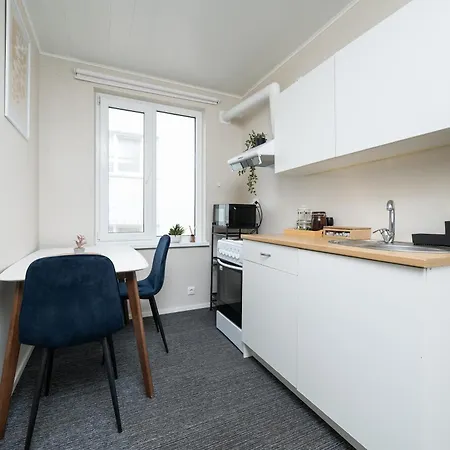 Apartment 6 - Cozy 2BR Apartment, Bus Station, Easy City Access * Tallin