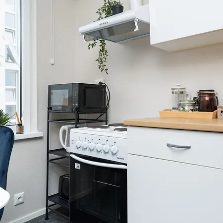 6 - Cozy 2br Apartment, Bus Station, Easy Access Lejlighed *