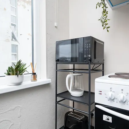 Appartement 6 - Cozy 2br Apartment, Bus Station, Easy Access