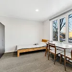 6 - Cozy 2br Apartment, Bus Station, Easy Access Ταλίν